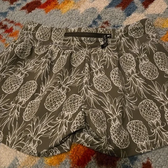 The OG Army Green Pineapple Runners - Picture 2 of 5